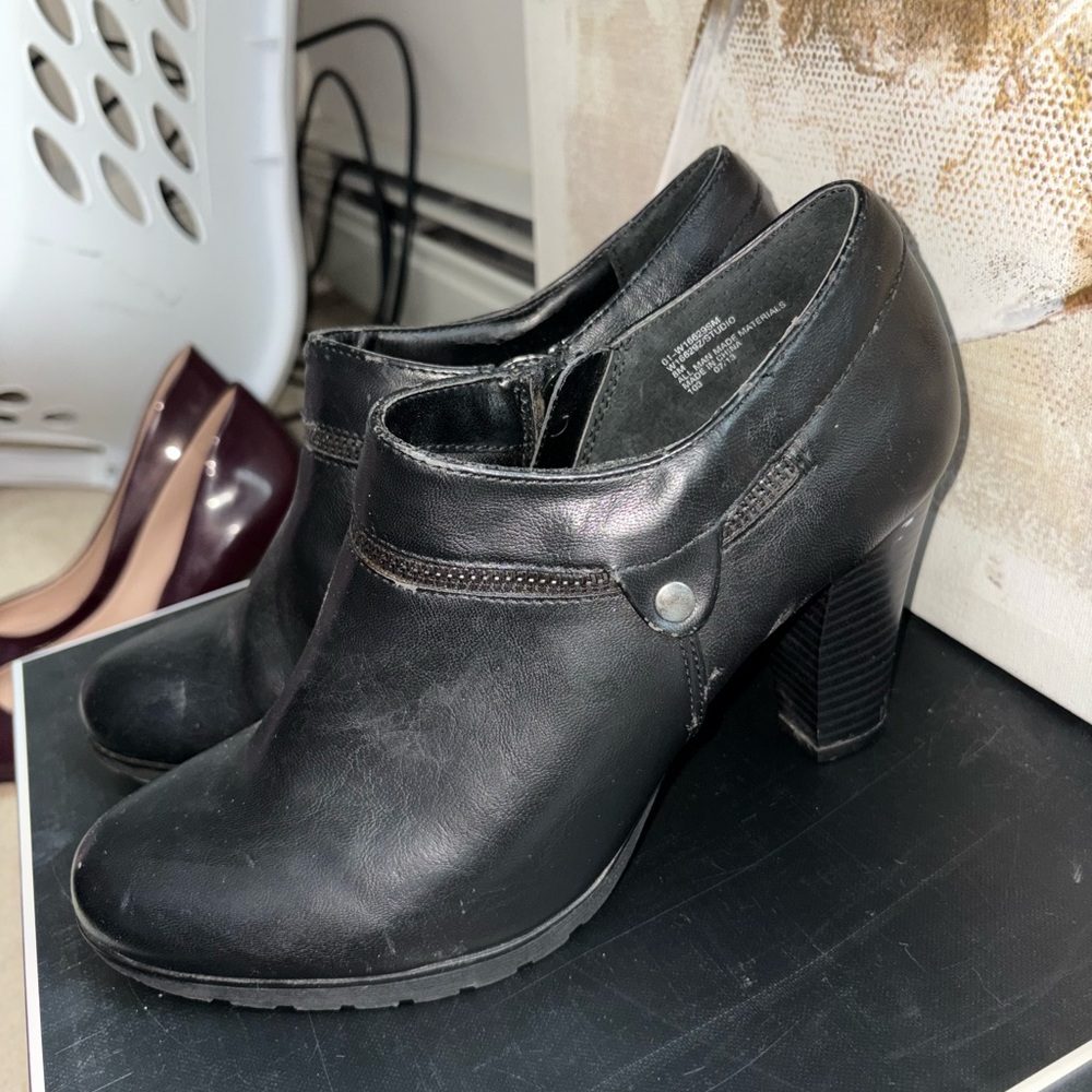 Elegant Black Women's Heeled Shoes